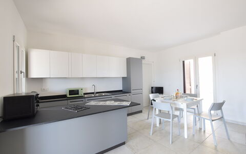 Villa Del Sole In Budoni Sea View: Cabinetry, Comptoir, Bâtiment, Fenêtre, Appareil De Cuisine, Cuisinière, Evier, Bois, Design Intérieur, Robinet