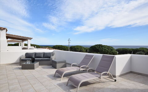 Villa Del Sole In Budoni Sea View: Nuage, Ciel, Meubles, Ombre, Design Intérieur, Mobilier De Jardin, Bâtiment, Bois, Sol, Design Urbain