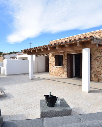 Villa Del Sole In Budoni Sea View: Nuage, Ciel, Propriété, Bâtiment, Ombre, Design Intérieur, Design Urbain, Zone Résidentielle, Paysage, Immobilier