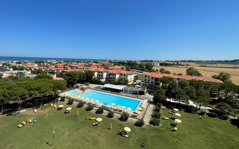 Suite Mareconero: Piscine, Des Loisirs, Parc, Recours, Ville Resort