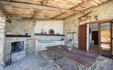 Villa Roccella Ionica, Sea View, a c: Meubles, Table, Bois, Design Intérieur, Brique, Sol, Sol, Faisceau, Salon, Dur