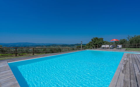 Le Fonti Apartments With Ac Near Siena: L'Eau, Ciel, Propriété, Plante, Piscine, Bleu Azur, Rectangle, Bâtiment, Plan D'Eau, Arbre