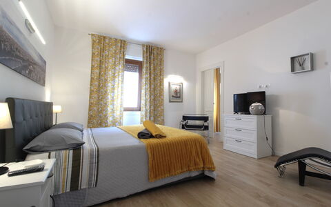 Comfort Apartment, Welness, Terrace: Meubles, Cabinetry, Confort, Bâtiment, Bois, Design Intérieur, Cadre De Lit, Lit, Architecture, Sol
