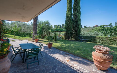 Chianti Hills Apartment, Pool, Ac: Plante, Pot De Fleur, Meubles, Ciel, Plante D'Appartement, Table, Ombre, Arbre, Design Intérieur, Chaise