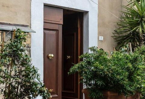 Bocelli: Plante, Propriété, Bâtiment, Porte, Bois, Maison, Mur, Ligne, Accueil Porte