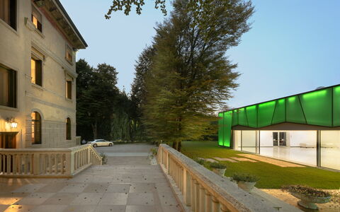 Villa Paola In Padova With Ac: Bâtiment, Ciel, Plante, Fenêtre, Arbre, Surface De La Route, Maison, Quartier, Design Urbain, Zone Résidentielle
