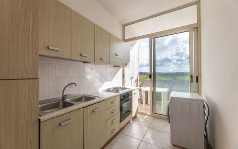 Andromeda Apartment In Gallipoli: Cabinetry, Meubles, Comptoir, Évier, Evier, Propriété, Robinet, Bois, Design Intérieur, Bâtiment