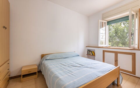 Apartment Living In Baia Verde - Gallipoli: Meubles, Fenêtre, Confort, Bâtiment, Bois, Design Intérieur, Ombre, Sol, Sol