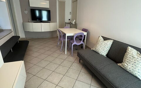 Bell'aria Apartment: Meubles, Propriété, Canapé, Table, Cabinetry, Design Intérieur, Bois, Sol, Bâtiment, Sol
