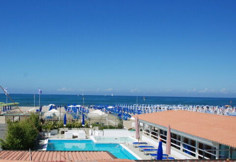 Boheme With Beach & Breakfast Included: L'Eau, Ciel, Nuage, Plante, Cotiers Et Relief Océaniques, Piscine, Plage, Loisir, Arbre, Horizon