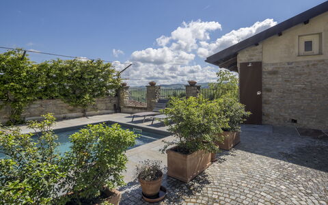 Arpusè, Relax nelle Langhe - Barolo, with Pool: Mur, Pot De Fleur, Dalle, Composite, Porte, Jardin, Cour, Plante D'Appartement, Béton, Biens