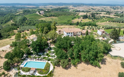 Correggiolo Spereto Apartment With Pool, Montaione: Arbre, Zone Résidentielle, Paysage, Lot Terre, Établissements Humains, Biens, Piscine, Vue Du Ciel, Recours, Photographie Aérienne