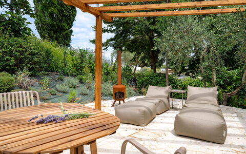 Correggiolo Spereto Apartment With Pool, Montaione: Meubles, Bois, Mobilier De Jardin, Jardin, Chaise, Ombre, Arrière-Cour, Dur, Structure En Plein Air, Tache De Bois