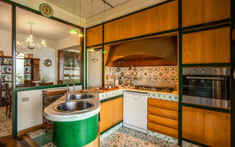 Villa Solaria with Private Pool: Propriété, Comptoir, Cabinetry, Bois, Éclairage, Cuisine, Design Intérieur, Sol, Sol, Tache De Bois