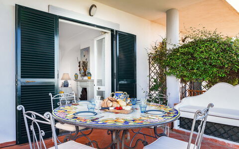 Villa Golfo Di Napoli With Private Pool: Table, Meubles, Propriété, Plante, Décoration, Chaise, Design Intérieur, Architecture, Nappe De Table, Sol