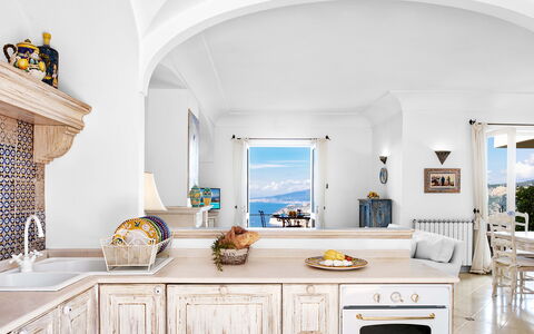 Villa Golfo Di Napoli With Private Pool: Comptoir, Cabinetry, Bleu Azur, Bois, Robinet, Bâtiment, Cuisine, Design Intérieur, Sol, Sol