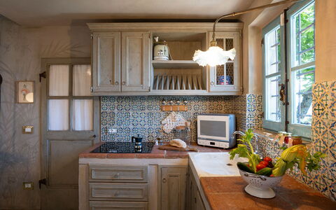 La Casa Sul Forte: Meubles, Cabinetry, Propriété, Comptoir, Table, Cuisine, Bois, Appareil De Cuisine, Fenêtre, Bâtiment