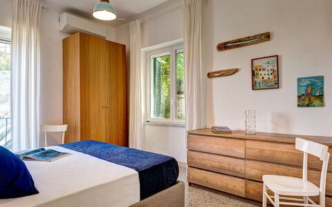 Apt Blu Mare Sorrento Coast: Meubles, Propriété, Fenêtre, Cadre, Vert, Bois, Bâtiment, Éclairage, Design Intérieur, Confort