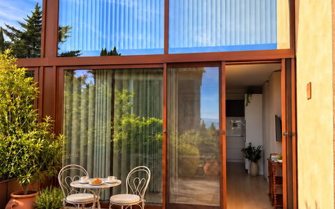 Melaiolo Modern Apartment with Pool, Montaione, To: Bois, Domicile, Tache De Bois, Eco Hôtel, Ombre, Verre, Pot De Fleur, Plante D'Appartement, Balcon, Dur