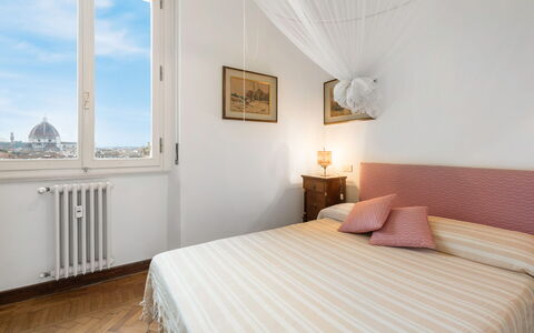 Orto Botanico Apartment With Terrace And Dome View: Meubles, Propriété, Bâtiment, Confort, Bois, Bleu Azur, Textile, Fenêtre, Design Intérieur, Sol