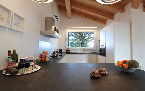 Casa Delle Eriche, Colli Euganei, Pool, Wifi: Design Intérieur, Comptoir, Cuisine, Meubles, Sol, Plafond, Bois, Domicile, Luminaire, Cabinetry