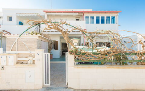 Casa Laura: Ombre, Béton, Balcon, Structure En Plein Air