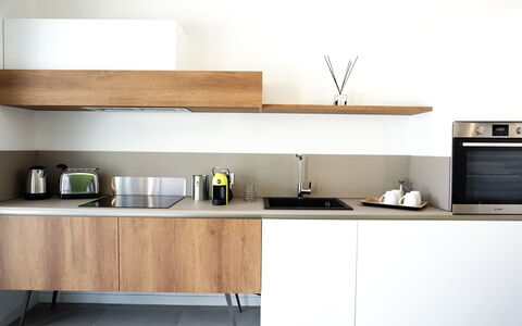 Apartments In Villa Selva, Locorotondo, Puglia: Cabinetry, Propriété, Meubles, Comptoir, Cuisine, Électroménager, Bâtiment, Evier, Robinet, Bois