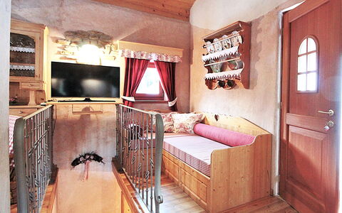 Baita Mountain View Pale San Martino: Propriété, Meubles, Bois, Bâtiment, Confort, Design Intérieur, Sol, Cadre De Lit, Sol, Fenêtre