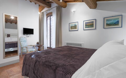 La Capanna, Borgo Campassini, Monteriggioni: Design Intérieur, Meubles, Chambre, Lit, Plafond, Pièce, Sol, Sol, Domicile, Éclairage