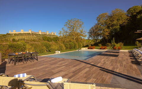 Le Torri, Borgo Campassini, Monteriggioni: Meubles, Mobilier De Jardin, Jardin, Chaise, Tableau De Plein Air, Eco Hôtel, Ombre, Piscine, Balancelle, Aménagement Paysager
