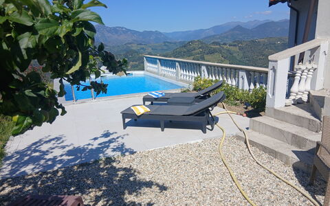 Villa dei Sogni: Bleu, Piscine, Loisir, Chaîne De Montagnes, Mobilier De Jardin, Recours, Eco Hôtel, Ombre, Crête, Vacances