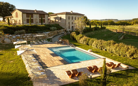 La Piazzetta, Borgo Campassini, Monteriggioni: Piscine, Lot Terre, Biens, Ferme, Recours, Villa, Chalet, Mobilier De Jardin, Jardin, Aménagement Paysager