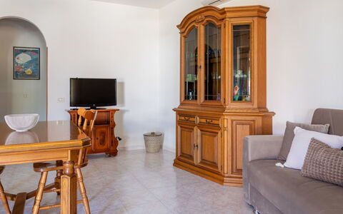 Remo: Meubles, Design Intérieur, Sol, Bois, Sol, Pièce, Salon, Cabinetry, Éclairage, Domicile