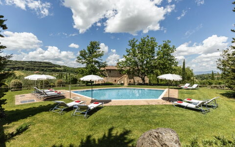 Podere Monti: Biens, Prairie, Jardin, Pelouse, Ferme, Eco Hôtel, Villa, Aménagement Paysager, Hacienda