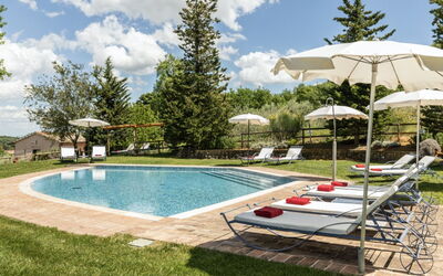 Podere Monti: Piscine, Meubles, Mobilier De Jardin, Balancelle, Recours, Jardin, Chaise, Parapluie, Ombre, Eco Hôtel