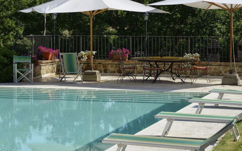 Mulino della Villa: Meubles, Parapluie, Mobilier De Jardin, Piscine, Chaise, Ombre, Table, Recours, Composite, Tableau De Plein Air