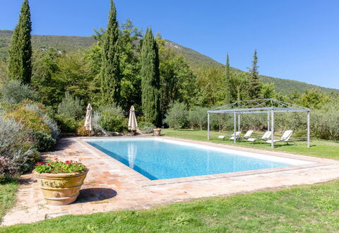 Villa la Felce: Piscine, Recours, Jardin, Aménagement Paysager, Eco Hôtel, Mobilier De Jardin, Caractéristique De L'Eau, Loisir, Dalle, Ombre
