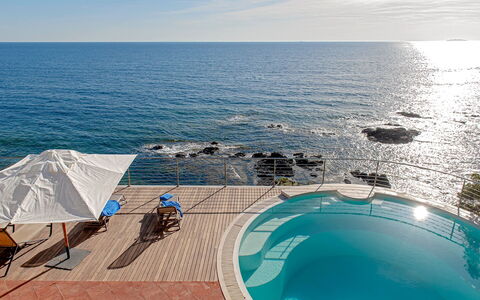 Villa Baia al Mare: Bleu, L'Eau, Plan D'Eau, Piscine, Mer, Mobilier De Jardin, Cotiers Et Relief Océaniques, Recours, Côte, Océan