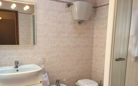 Case Belle: Mur, Sol, Sol, Design Intérieur, Bois, Luminaire Plomberie, Lavabo, Pièce, Évier, Salle De Bains