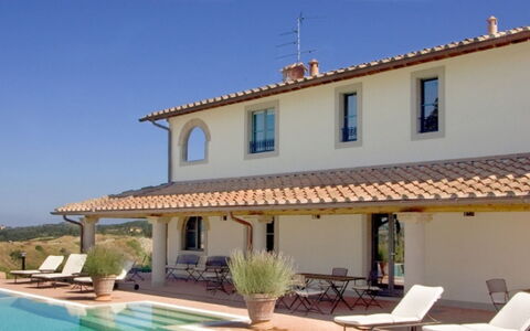 Villa Santa Virginia: Domicile, Zone Résidentielle, Maison, Toit, Piscine, Porte, Biens, Villa, Ferme, Hacienda