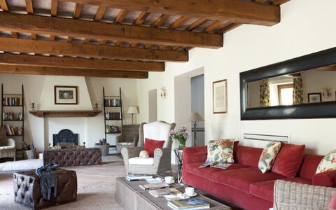 Villa del Cammino: Meubles, Design Intérieur, Canapé, Sol, Mur, Sol, Salon, Bois, Plafond, Pièce