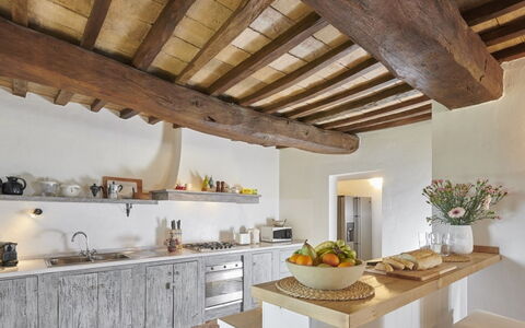 Villa Sibilla: Cuisine, Meubles, Design Intérieur, Bois, Sol, Comptoir, Domicile, Cabinetry, Plafond, Sol