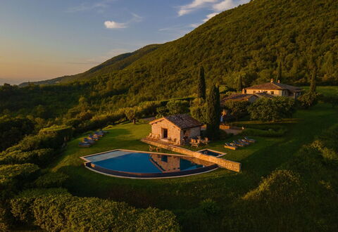 Villa Sibilla: Paysage Naturel, Colline, Montagnes, Chaîne De Montagnes, Vallée, Station De Montagne, Piscine, Est Tombée, Tarn, Ferme