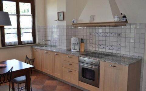 Podere della Madonna Villa: Cuisine, Sol, Comptoir, Meubles, Cabinetry, Sol, Design Intérieur, Bois, Appareil De Cuisine, Evier