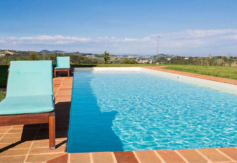 Cascina del Castello: Bleu, Piscine, L'Eau, Recours, Composite, Eco Hôtel, Ombre, Villa, Mobilier De Jardin, Tuile