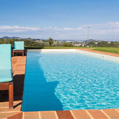 Cascina del Castello: Bleu, Piscine, L'Eau, Recours, Composite, Eco Hôtel, Ombre, Villa, Mobilier De Jardin, Tuile