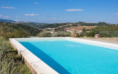 Cascina Tabia: Bleu, Piscine, Composite, Recours, Eco Hôtel, Thermes, Villa