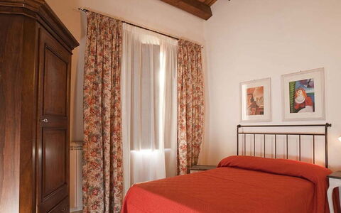 Villa dello Zingaro: Meubles, Design Intérieur, Mur, Chambre, Lit, Drap De Lit, Sol, Sol, Textile, Linge