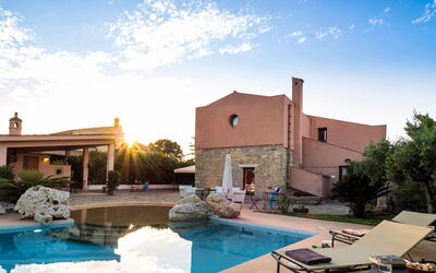Villa dello Zingaro: Piscine, Recours, Biens, Caractéristique De L'Eau, Hacienda, Villa, Eco Hôtel, Aménagement Paysager, Thermes, Manoir