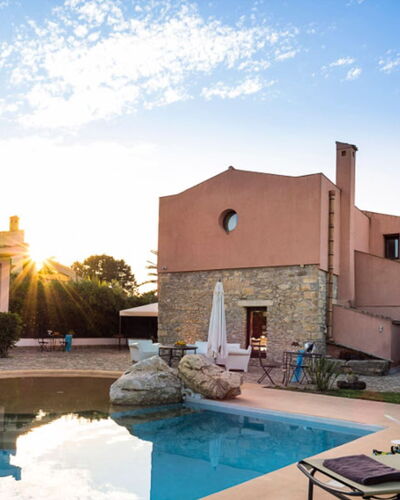 Villa dello Zingaro: Piscine, Recours, Biens, Caractéristique De L'Eau, Hacienda, Villa, Eco Hôtel, Aménagement Paysager, Thermes, Manoir